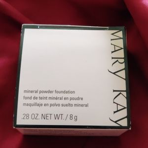 Mary Kay Mineral Powder Foundation: Ivory 2